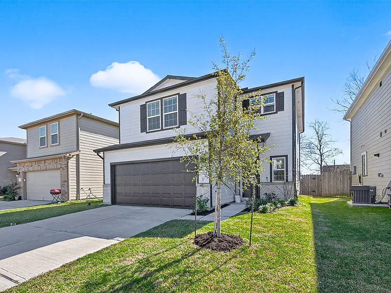 7326 Madison Commons Ln — Photo 43