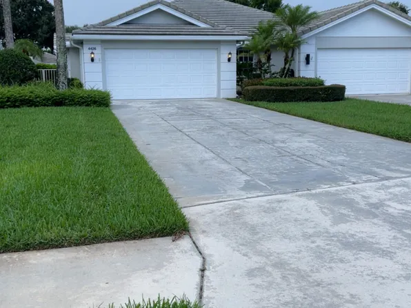 4426 Lacey Oak Dr, Palm Beach Gardens, FL 33410