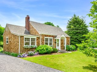 5 N Howells Point Rd, Bellport, NY 11713