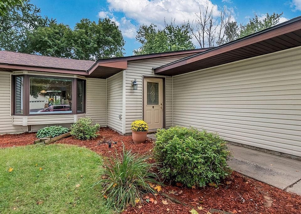 1st image of 275 Little John Dr