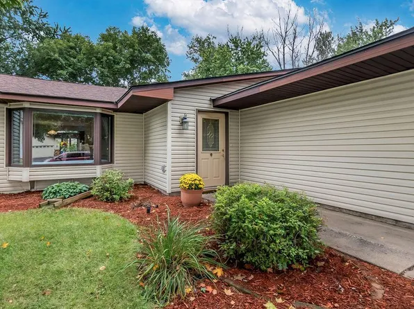 275 Little John Dr, Circle Pines, MN 55014