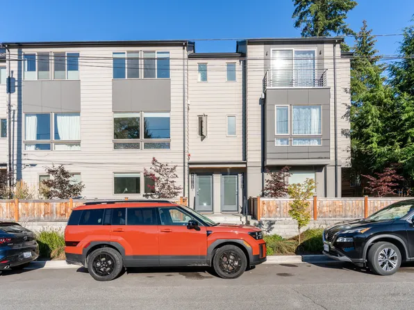 18010 7th Ave NE Unit B, Seattle, WA 98155
