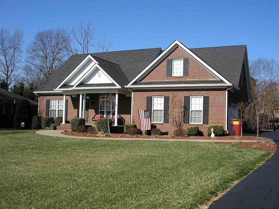 1st image of 927 Meadowlark Dr