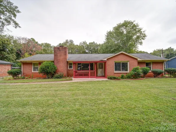 6036 Fairhaven Dr, Charlotte, NC 28213