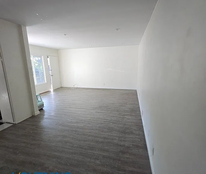 230 S Coronado St #29 — Photo 2