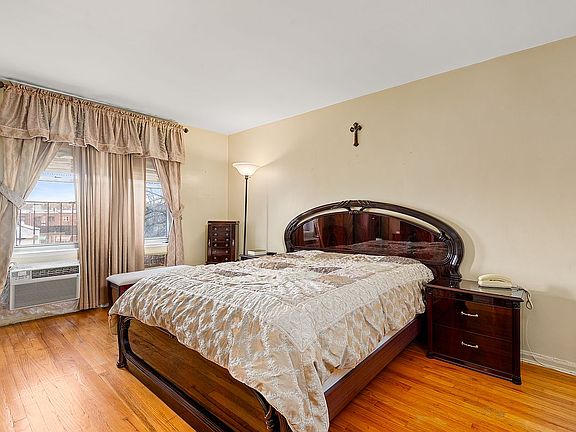 3rd image of 6011 Broadway APT 3C