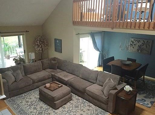 3rd image of 83 Parkhurst Dr