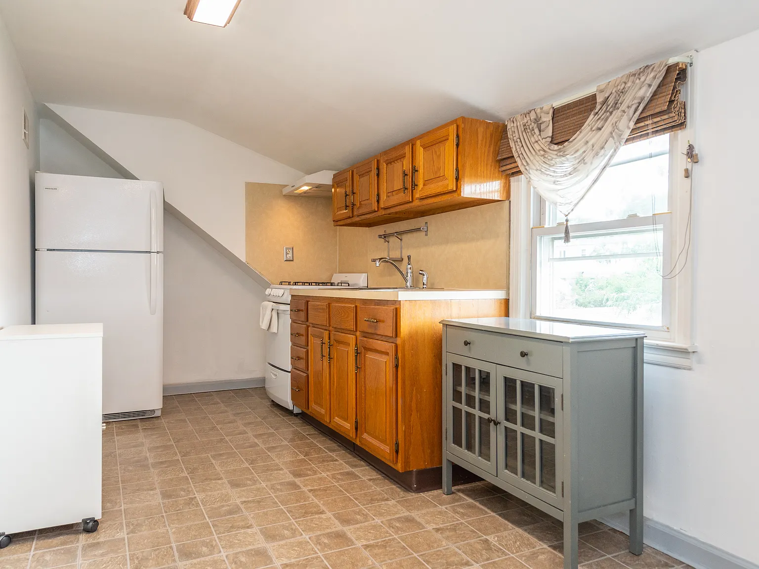 222 Union Ave — Photo 3
