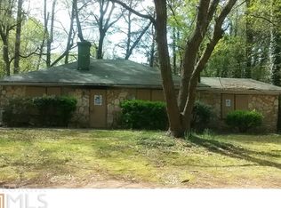 75 Oak Dr SW, Atlanta, GA