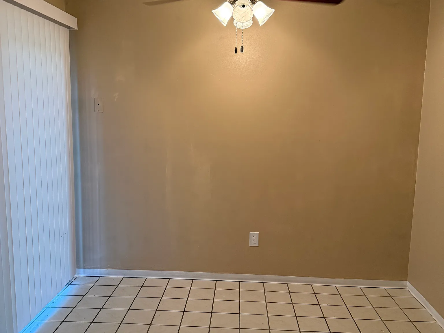 2 bed, 960 sqft, $1,100 — Photo 2