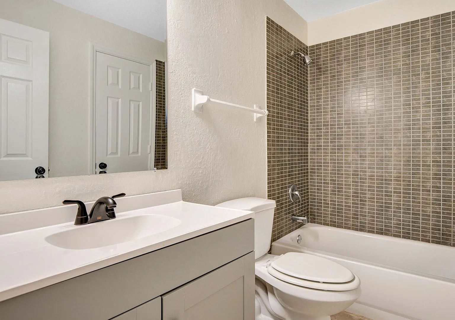 Parkside Villas Renovated Villa-Style Living | No Upstairs or Downstairs Neighbors — Photo 4