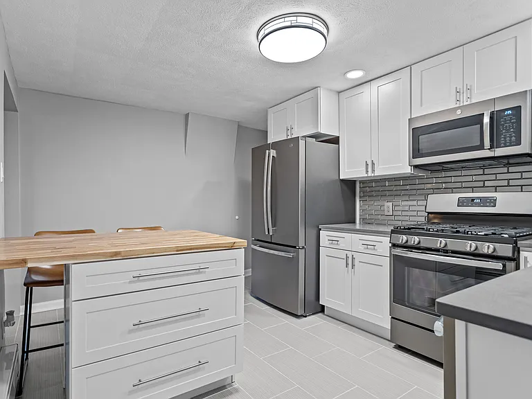2 Gregory St — Photo 10