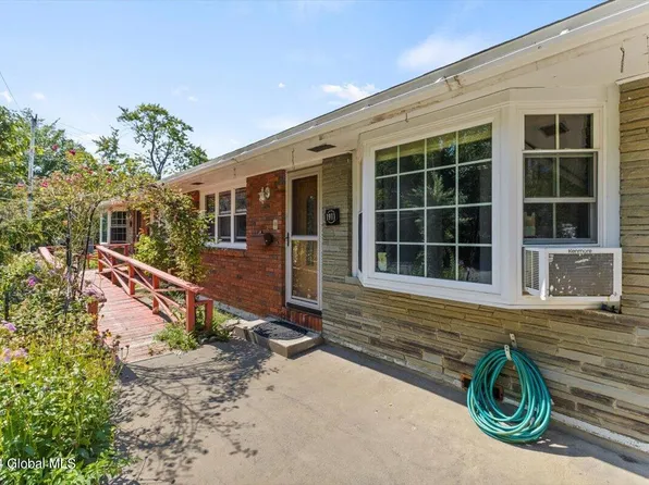 1911 Golf Avenue, Schenectady, NY 12308