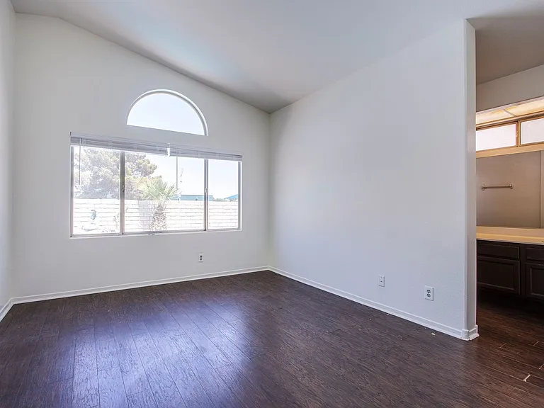 7510 Isley Ave — Photo 9