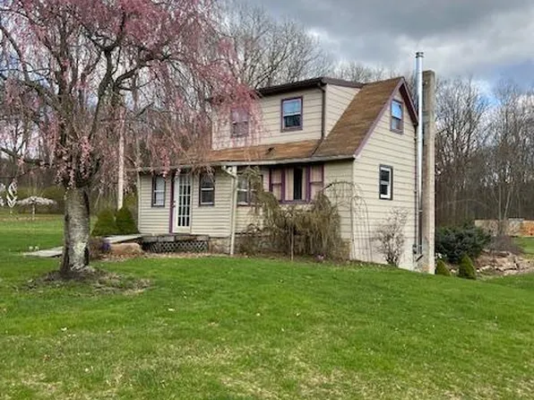 37 Erhardt Rd, Fleetwood, PA 19522