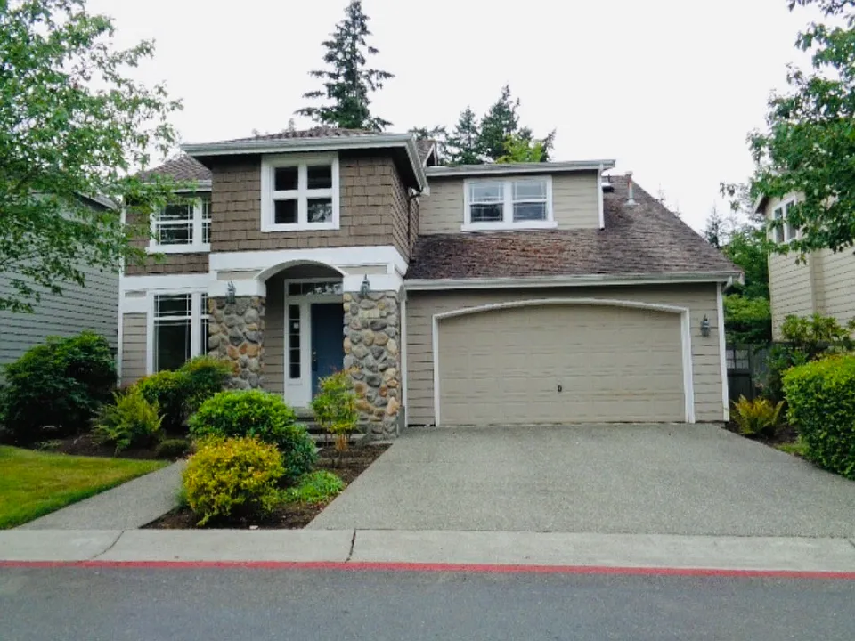 551 Bremerton Pl NE