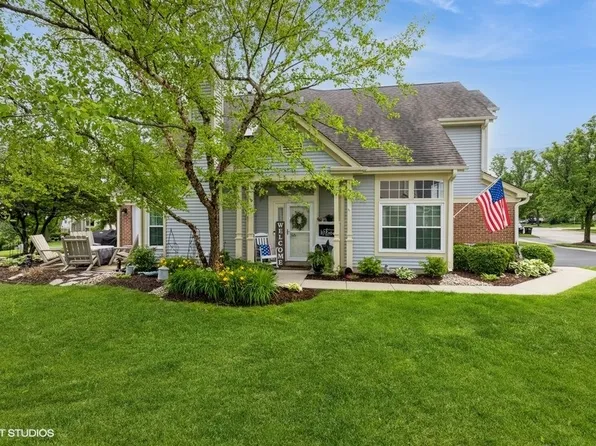 1649 Penny Ln, Crystal Lake, IL 60014