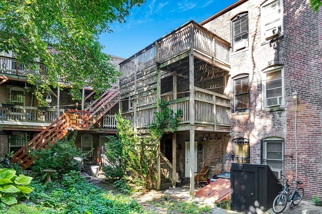 3 bed, 9999 sqft, $3,899 — Photo 4