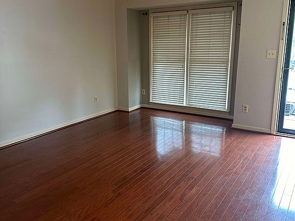 3rd image of 811 Jamestown Manor Park