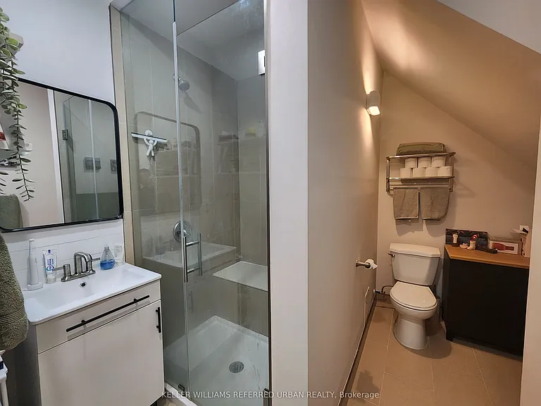 998 Bloor St W #4 — Photo 10