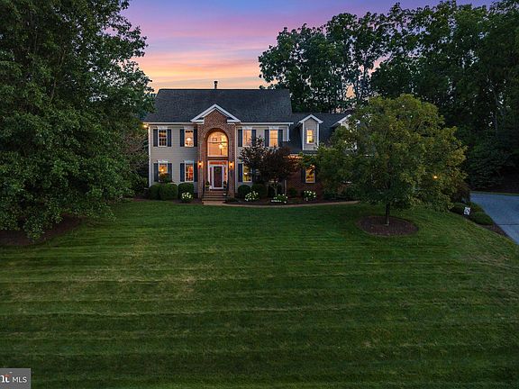 3rd image of 3525 Traveler Rd