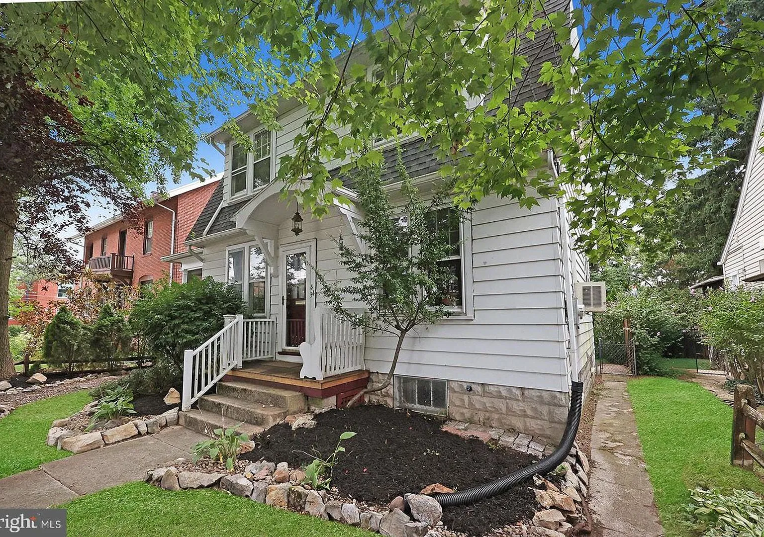 Single family home in Camp Hill — Photo 3