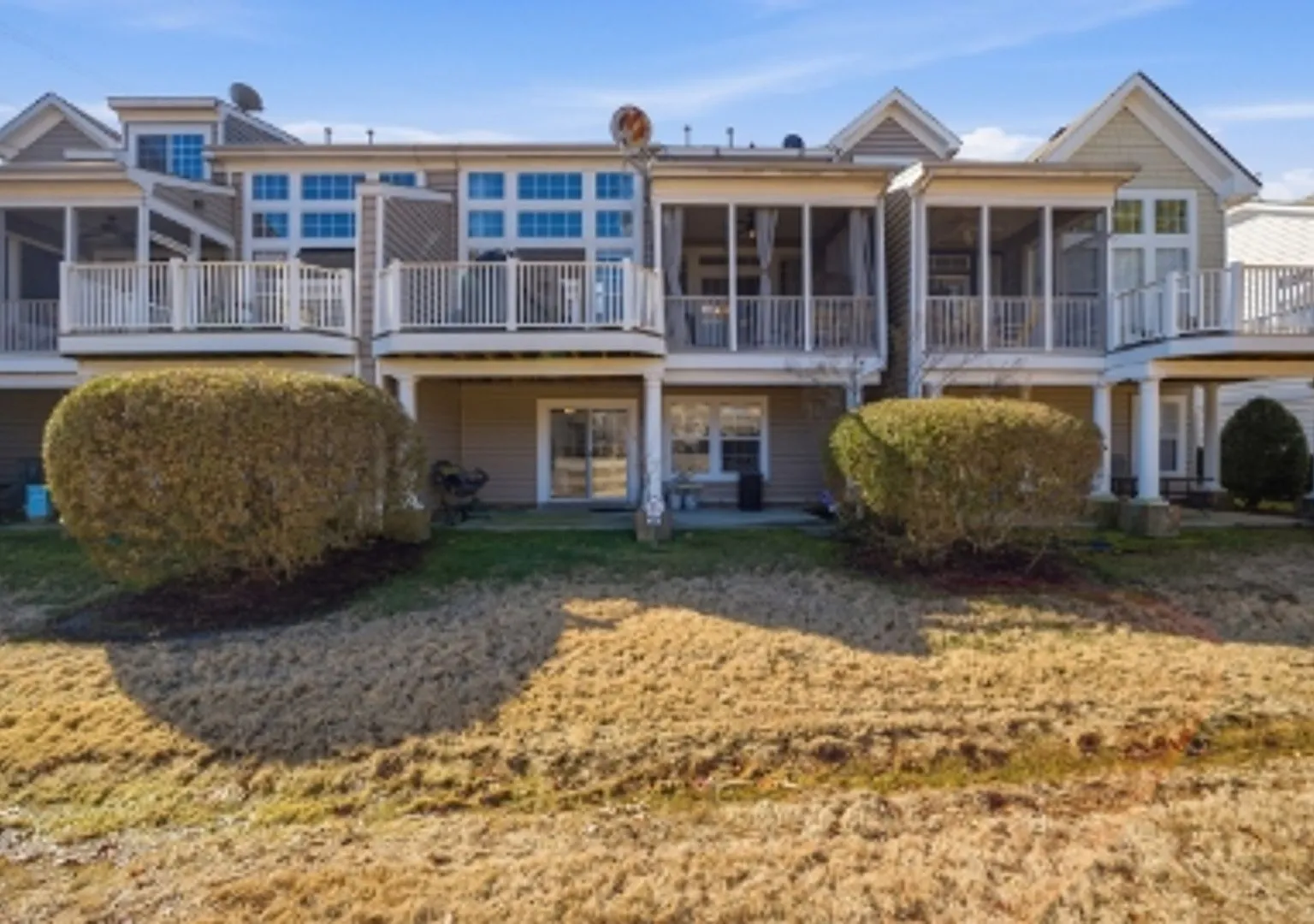 1005 Bay Breeze Drive — Photo 1