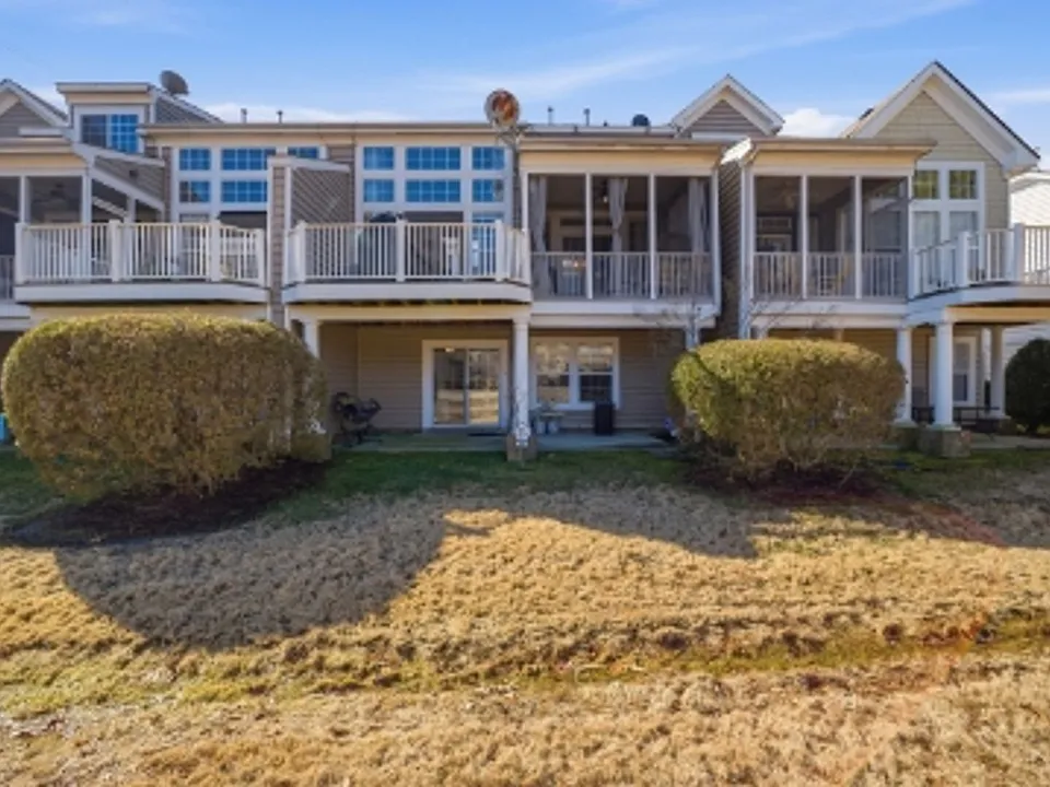 1005 Bay Breeze Dr