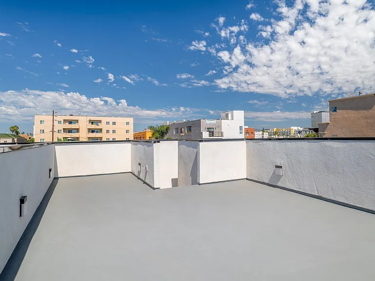 926 S Harvard Blvd — Photo 14