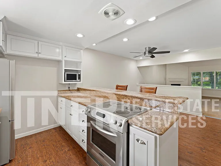 8 Saratoga Cir — Photo 11