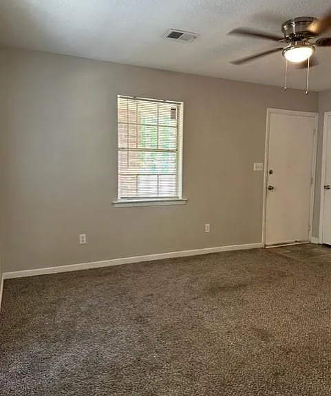 2116 Greenoaks Rd #1B — Photo 4