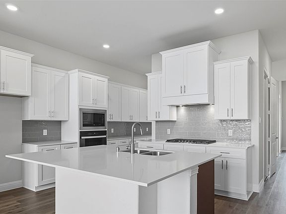 2nd image of 1112 Pitchfork Rd