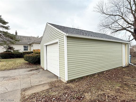 4th image of 1528 Maine Ave