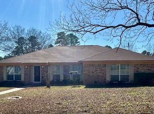 510 Cynthia Dr, Longview, TX 75605