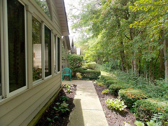 4th image of 2270 Ravine Woods Dr