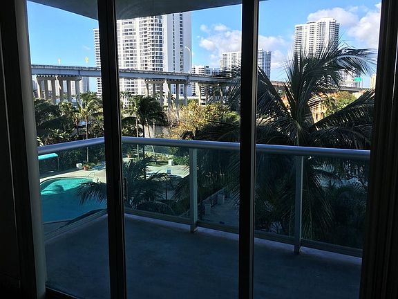 5th image of 19390 Collins Ave APT 411