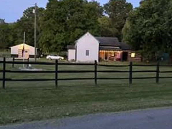 592 Willingham Rd, Charles Town, WV 25414