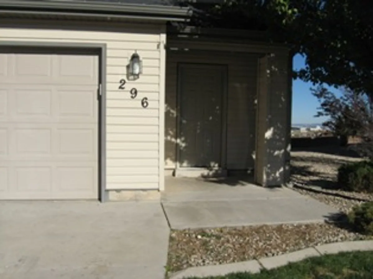 Building Photo - 296 N Torrey Pines Cir