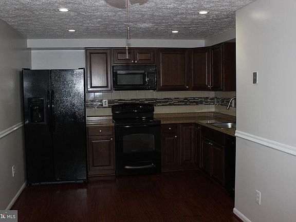 4th image of 521 White Surf Dr