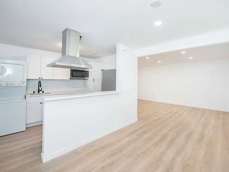 2910 Peppertree Ln — Photo 6
