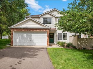 8426 Valley Forge Rd, Eden Prairie, MN 55344