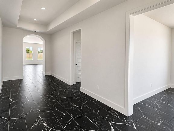 3rd image of 153 Trebol St