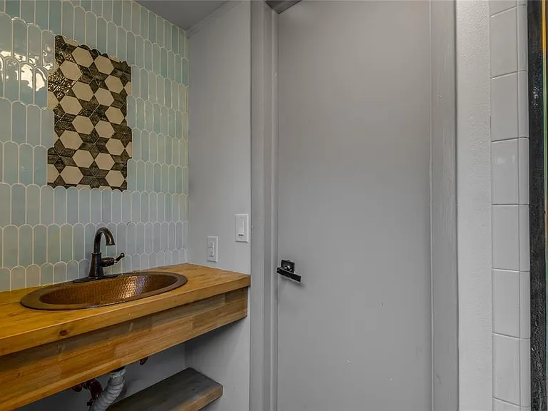 518 Crestover Dr — Photo 18