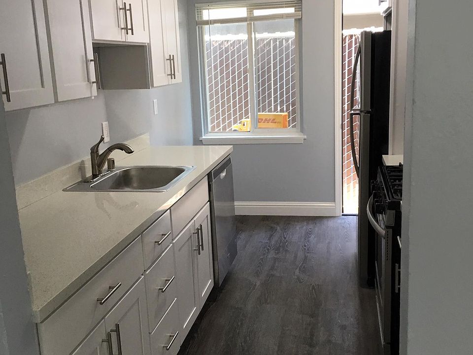 1st image of 150 Redwood Ave APT 4