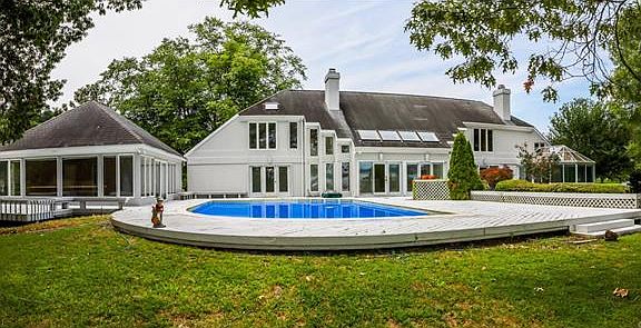 5th image of 210 Edgewater Farm Dr