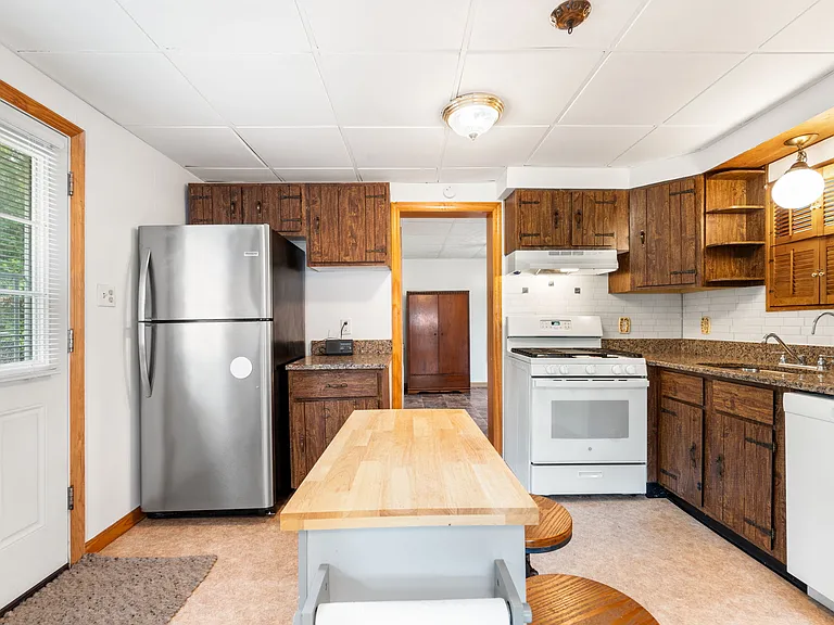 324 Ogden Station Rd — Photo 14