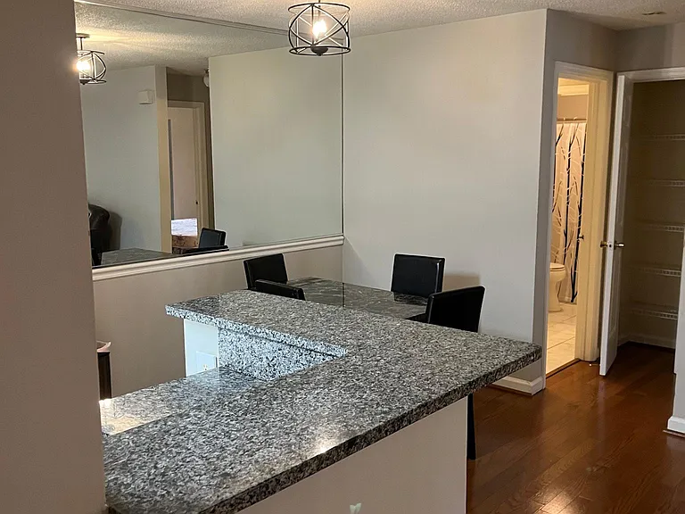 319 Granville Ct #319 — Photo 5