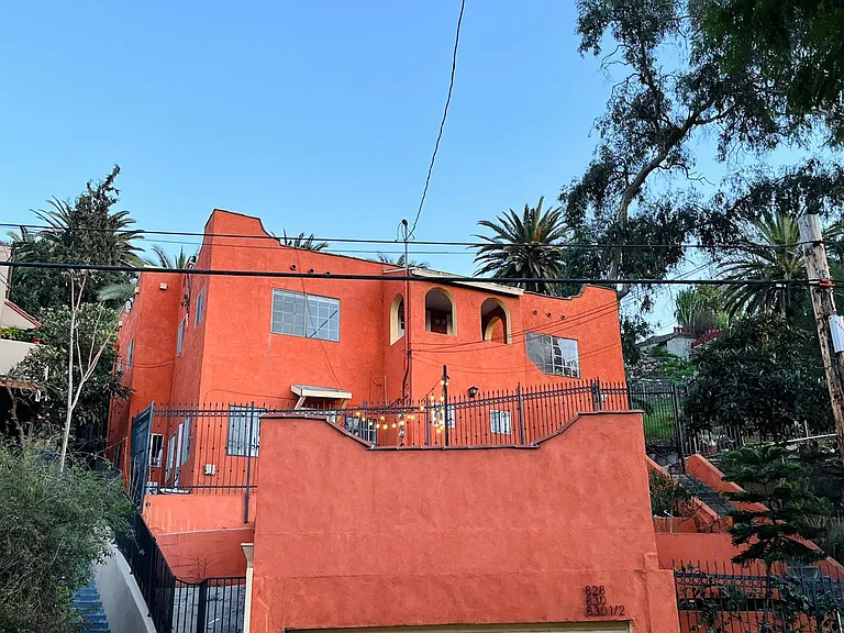 830 Laguna Ave — Photo 29