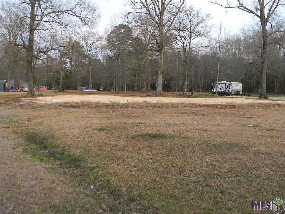 2nd image of 33678 Hickory Ln