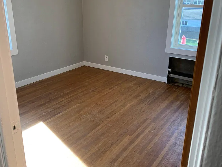 2204 W Alice Ave — Photo 3